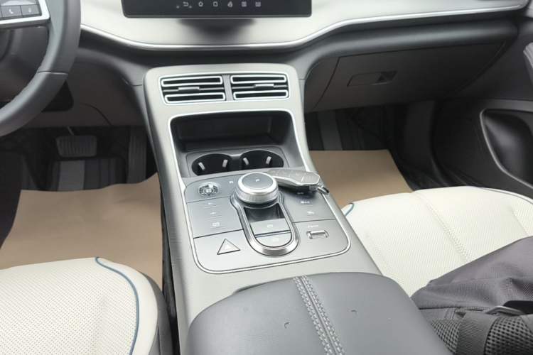 Used BYD Destroyer 05 2024 HONOR Edition DM-i 55KM Luxury Model Gear Lever
