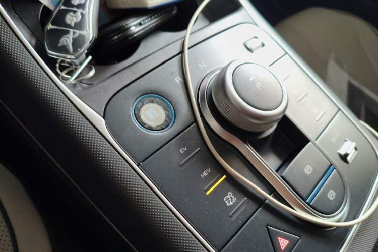 Used BYD Destroyer 05 2024 HONOR Edition DM-i 55KM Luxury Model Gear Lever
