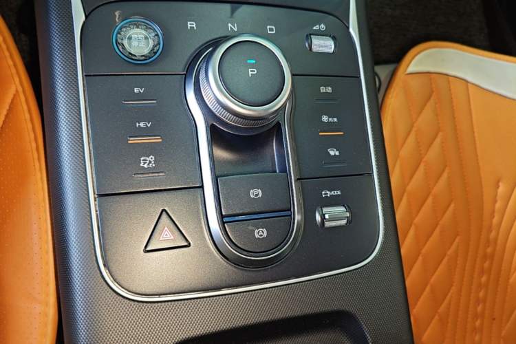 Used BYD Destroyer 05 2024 Honor Edition DM-i 120KM Luxury Model Gear Lever