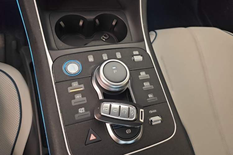 Used BYD Destroyer 05 2024 HONOR Edition DM-i 55KM Luxury Model Gear Lever