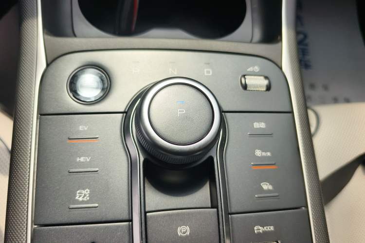 Used BYD Destroyer 05 2024 HONOR Edition DM-i 55KM Luxury Model Gear Lever