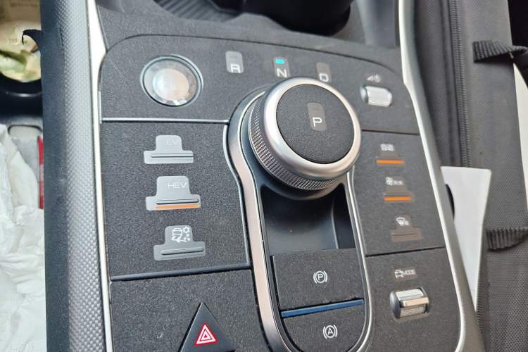 Used BYD Destroyer 05 2024 HONOR Edition DM-i 55KM Luxury Model Gear Lever