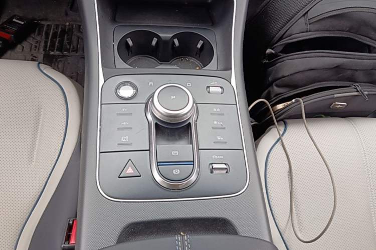 Used BYD Destroyer 05 2024 HONOR Edition DM-i 55KM Luxury Model Gear Lever