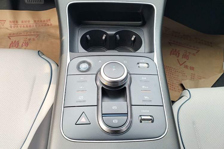Used BYD Destroyer 05 2024 HONOR Edition DM-i 55KM Luxury Model Gear Lever