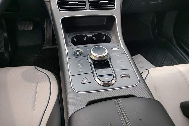 Used BYD Destroyer 05 2024 HONOR Edition DM-i 55KM Luxury Model Gear Lever