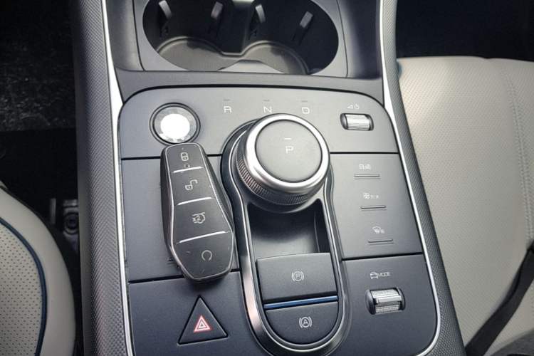 Used BYD Destroyer 05 2024 HONOR Edition DM-i 55KM Luxury Model Gear Lever