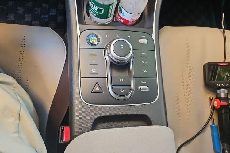 Used BYD Destroyer 05 2024 Honor Edition DM-i 120KM Luxury Model Gear Lever