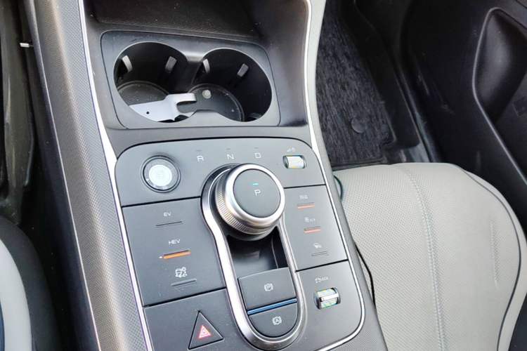 Used BYD Destroyer 05 2024 HONOR Edition DM-i 55KM Luxury Model Gear Lever