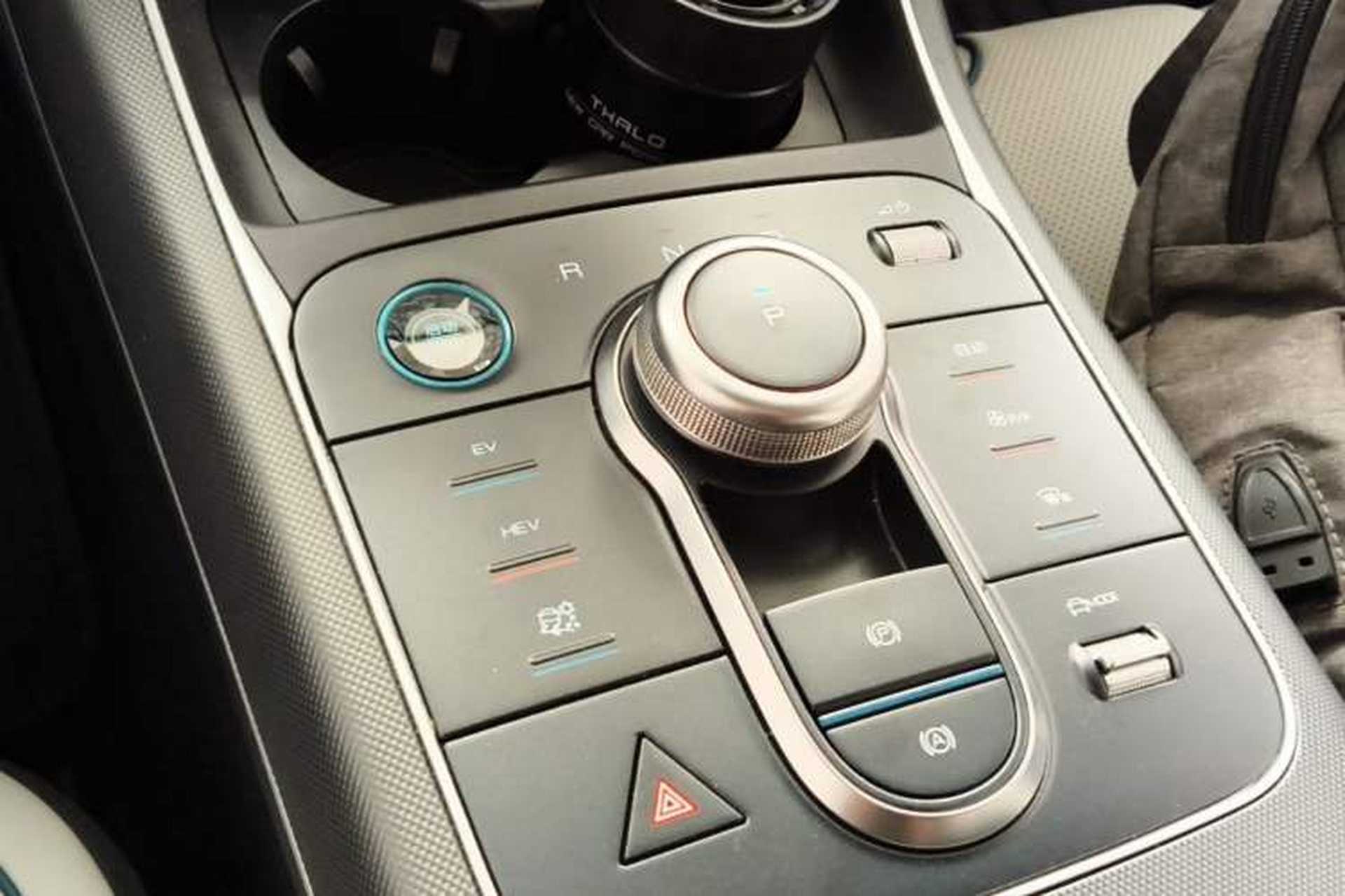 Used BYD Destroyer 05 2024 Honor Edition DM-i 120KM Luxury Model Gear Lever