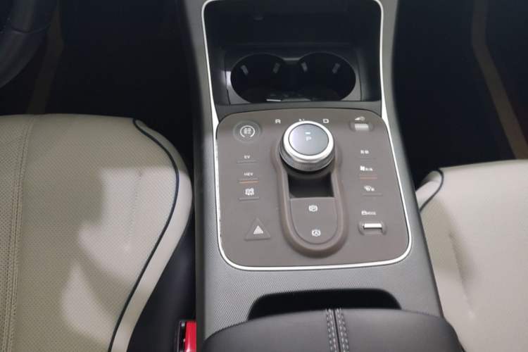 Used BYD Destroyer 05 2024 HONOR Edition DM-i 55KM Luxury Model Gear Lever