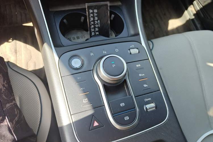 Used BYD Destroyer 05 2024 HONOR Edition DM-i 55KM Luxury Model Gear Lever