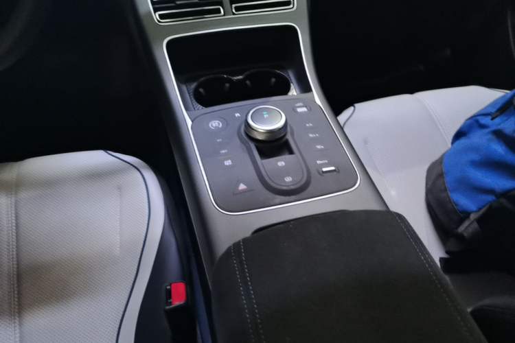 Used BYD Destroyer 05 2024 HONOR Edition DM-i 55KM Luxury Model Gear Lever