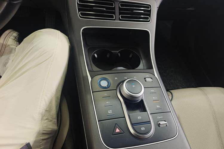 Used BYD Destroyer 05 2024 HONOR Edition DM-i 55KM Luxury Model Gear Lever
