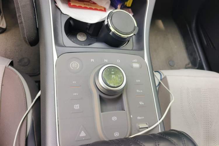 Used BYD Destroyer 05 2024 HONOR Edition DM-i 55KM Luxury Model Gear Lever