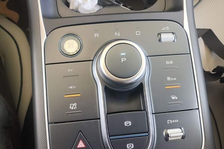 Used BYD Destroyer 05 2024 HONOR Edition DM-i 55KM Luxury Model Gear Lever