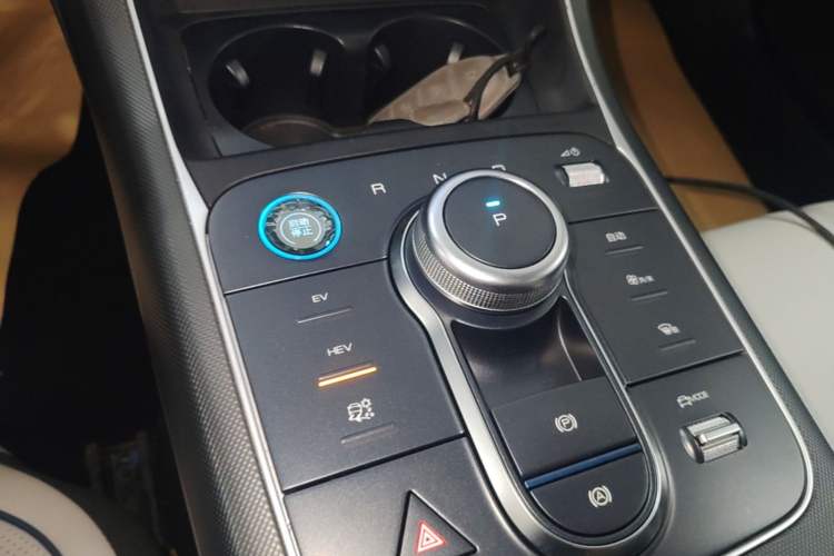 Used BYD Destroyer 05 2024 HONOR Edition DM-i 55KM Luxury Model Gear Lever