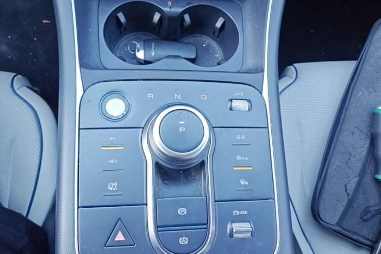 Used BYD Destroyer 05 2024 HONOR Edition DM-i 55KM Luxury Model Gear Lever