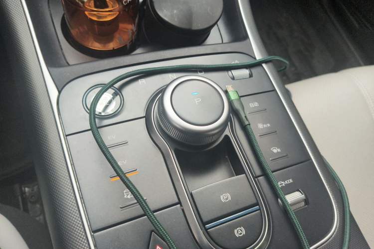 Used BYD Destroyer 05 2024 HONOR Edition DM-i 55KM Luxury Model Gear Lever