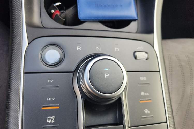 Used BYD Destroyer 05 2024 Honor Edition DM-i 120KM Luxury Model Gear Lever