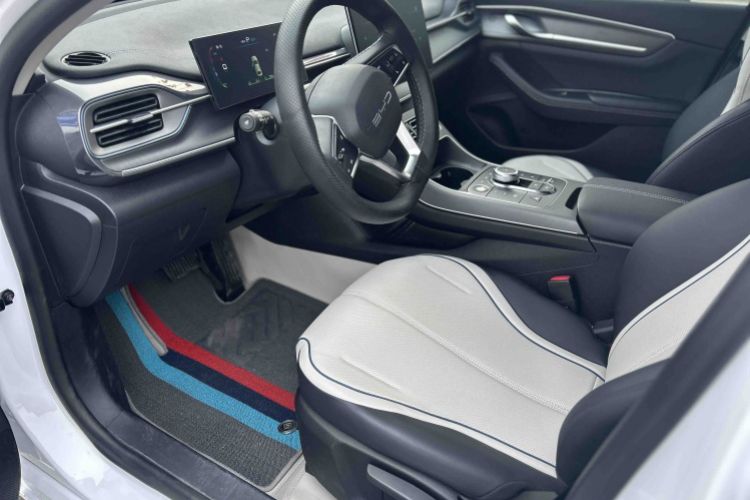 Used BYD Destroyer 05 2024 HONOR Edition DM-i 55KM Luxury Model Interior 1