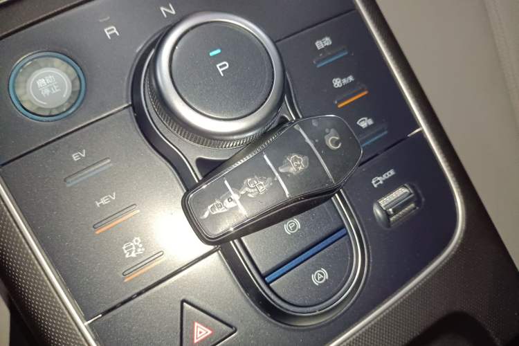 Used BYD Destroyer 05 2024 Honor Edition DM-i 120KM Luxury Model Interior 1
