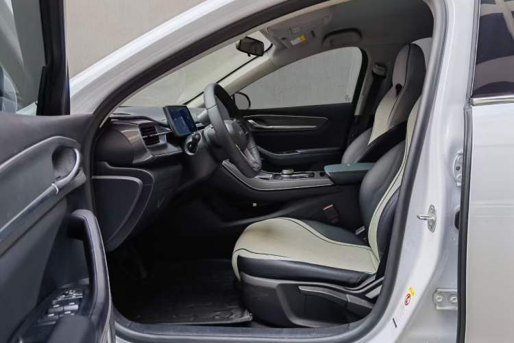 Used BYD Destroyer 05 2024 HONOR Edition DM-i 55KM Luxury Model Interior 2