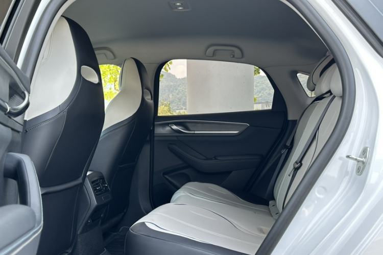 Used BYD Destroyer 05 2024 Honor Edition DM-i 120KM Luxury Model Interior 3