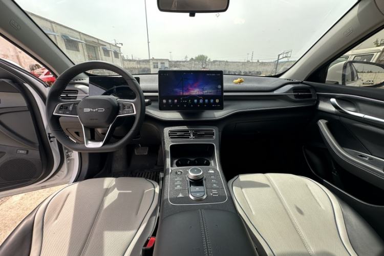 Used BYD Destroyer 05 2024 HONOR Edition DM-i 55KM Luxury Model Interior 3