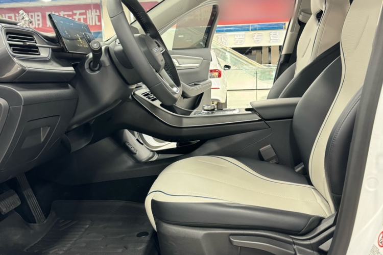 Used BYD Destroyer 05 2024 HONOR Edition DM-i 55KM Luxury Model Interior 3
