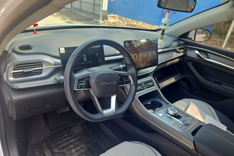 Used BYD Destroyer 05 2024 HONOR Edition DM-i 55KM Luxury Model Interior 3