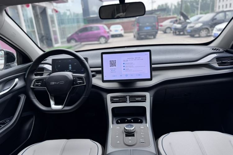 Used BYD Destroyer 05 2024 HONOR Edition DM-i 55KM Luxury Model Interior 3
