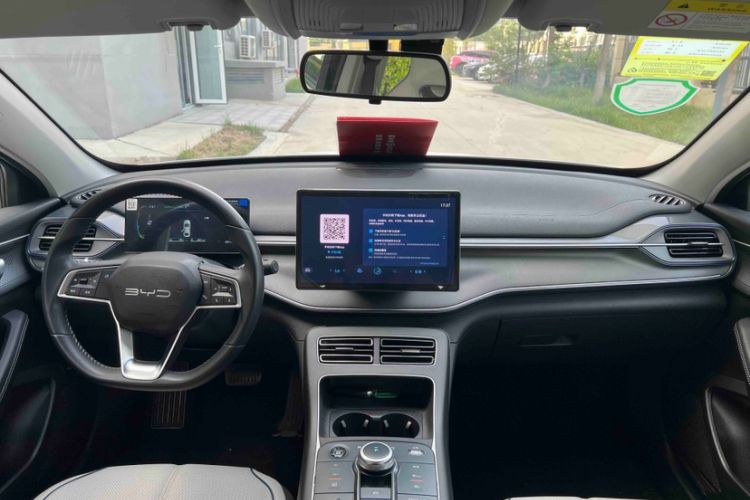 Used BYD Destroyer 05 2024 HONOR Edition DM-i 55KM Luxury Model Interior 4