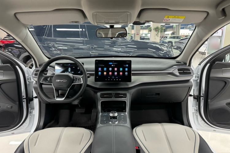 Used BYD Destroyer 05 2024 HONOR Edition DM-i 55KM Luxury Model Interior 5