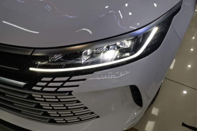 Used BYD Destroyer 05 2024 HONOR Edition DM-i 55KM Luxury Model Left Front Headlight