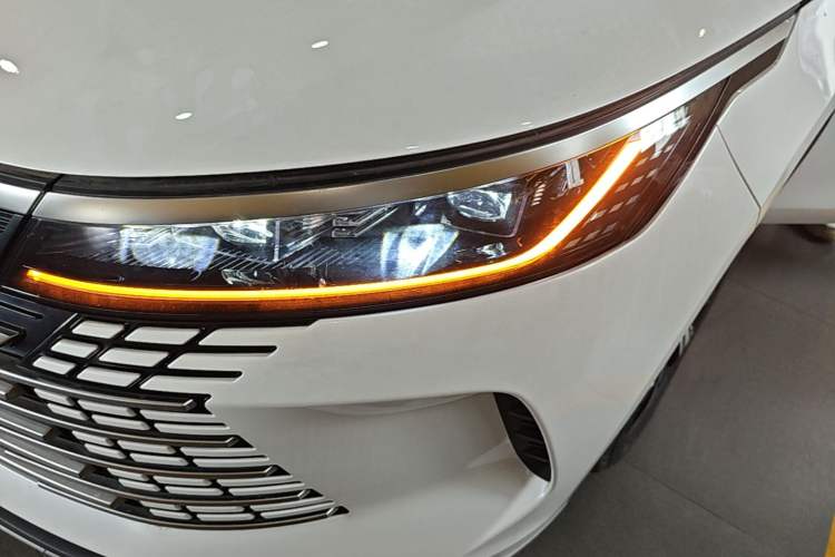 Used BYD Destroyer 05 2024 Honor Edition DM-i 120KM Luxury Model Left Front Headlight