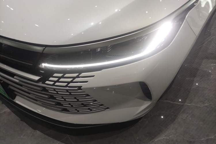 Used BYD Destroyer 05 2024 HONOR Edition DM-i 55KM Luxury Model Left Front Headlight