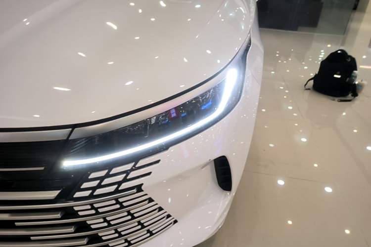 Used BYD Destroyer 05 2024 HONOR Edition DM-i 55KM Luxury Model Left Front Headlight