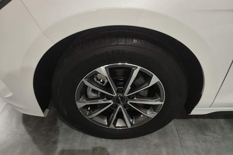 Used BYD Destroyer 05 2024 HONOR Edition DM-i 55KM Luxury Model Left Front Wheel Hub