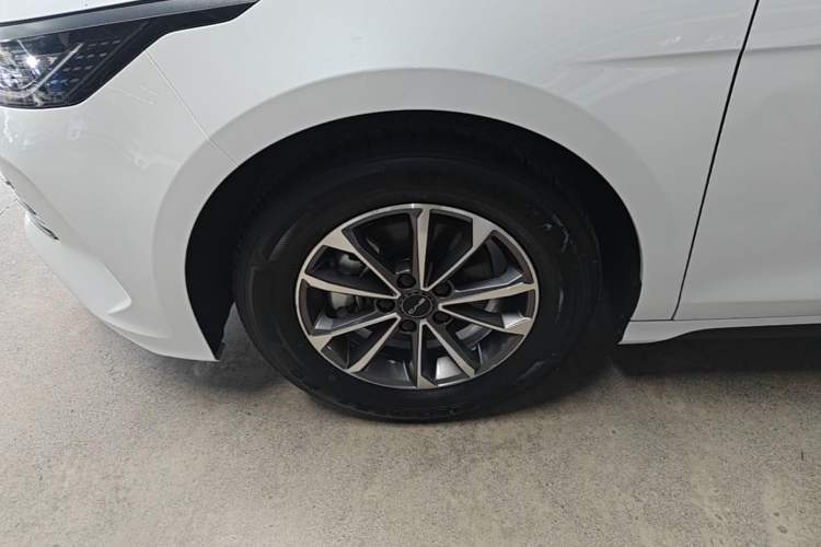 Used BYD Destroyer 05 2024 HONOR Edition DM-i 55KM Luxury Model Left Front Wheel Hub