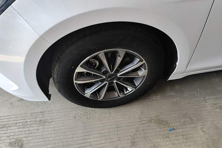 Used BYD Destroyer 05 2024 HONOR Edition DM-i 55KM Luxury Model Left Front Wheel Hub