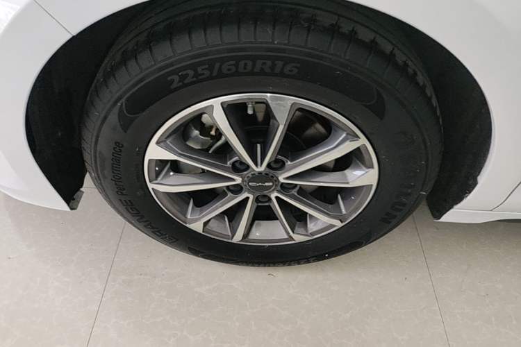 Used BYD Destroyer 05 2024 HONOR Edition DM-i 55KM Luxury Model Left Front Wheel Hub