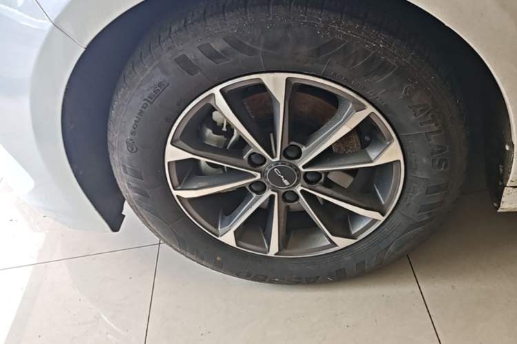 Used BYD Destroyer 05 2024 HONOR Edition DM-i 55KM Luxury Model Left Front Wheel Hub