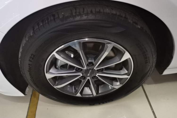 Used BYD Destroyer 05 2024 HONOR Edition DM-i 55KM Luxury Model Left Front Wheel Hub