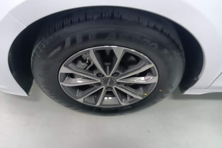 Used BYD Destroyer 05 2024 HONOR Edition DM-i 55KM Luxury Model Left Front Wheel Hub