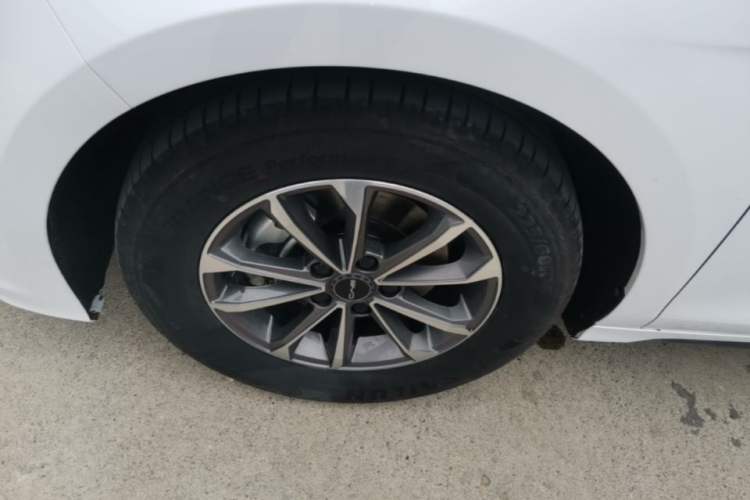 Used BYD Destroyer 05 2024 HONOR Edition DM-i 55KM Luxury Model Left Front Wheel Hub