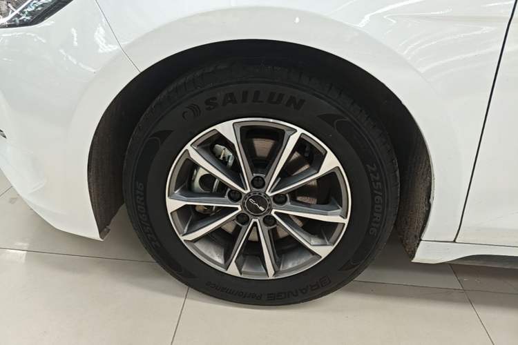 Used BYD Destroyer 05 2024 HONOR Edition DM-i 55KM Luxury Model Left Front Wheel Hub