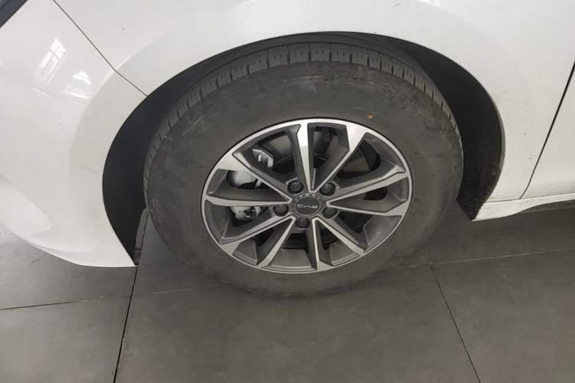 Used BYD Destroyer 05 2024 HONOR Edition DM-i 55KM Luxury Model Left Front Wheel Hub