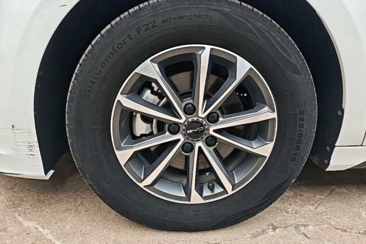 Used BYD Destroyer 05 2024 HONOR Edition DM-i 55KM Luxury Model Left Front Wheel Hub