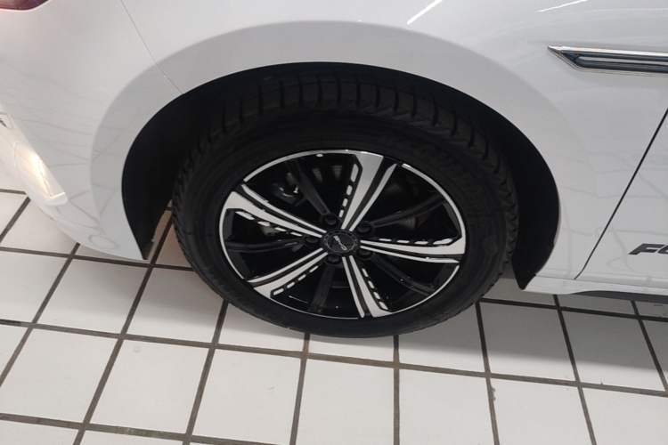 Used BYD Destroyer 05 2024 HONOR Edition DM-i 55KM Luxury Model Left Front Wheel Hub