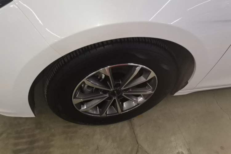 Used BYD Destroyer 05 2024 HONOR Edition DM-i 55KM Luxury Model Left Front Wheel Hub